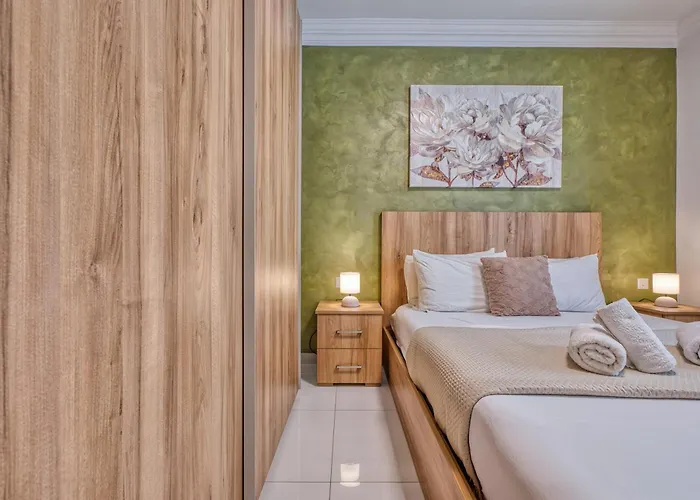 In St Julians Апартаменты *