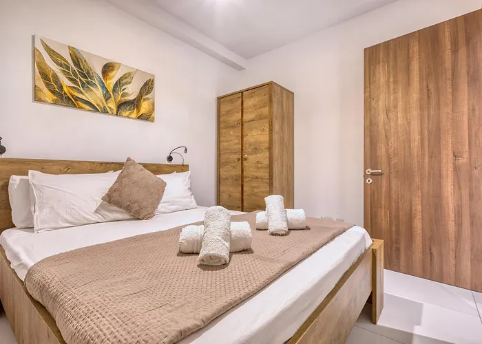 In St Julians Сент Джулианс